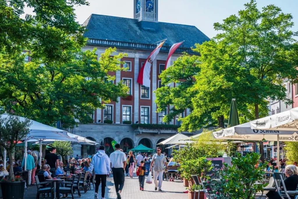1 Og Direkt An Der Laga 2026 - Moderne Stadtwohnung Am Neusser Markt! Exterior photo